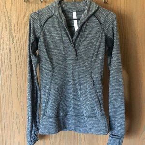Women’s Lululemon 1/2 zip, long sleeve shirt